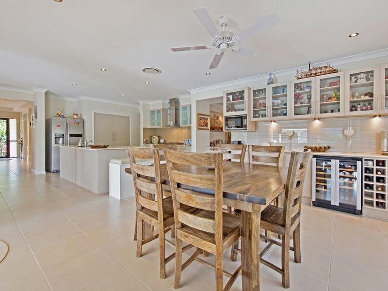 9 Greenacre Way, Maudsland QLD 4210