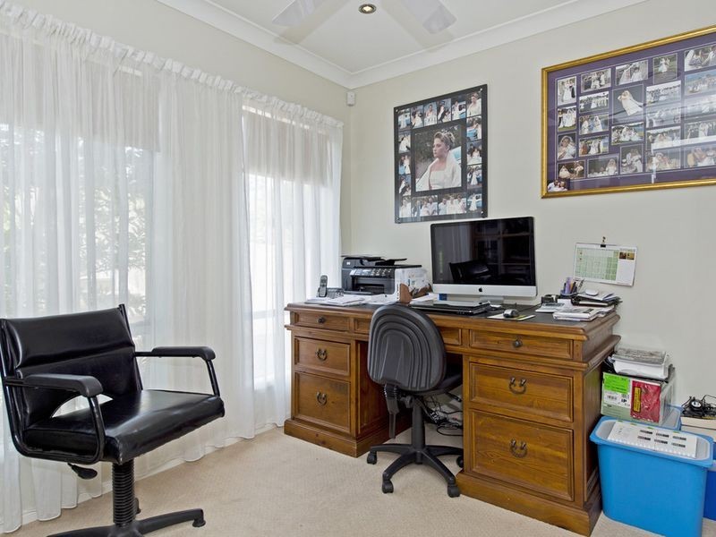 9 Greenacre Way, Maudsland QLD 4210