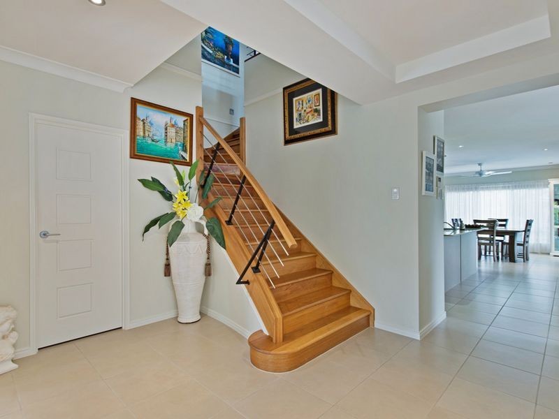 9 Greenacre Way, Maudsland QLD 4210