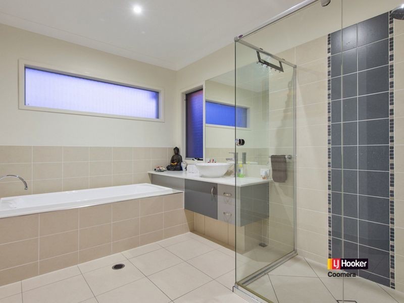 18 Rose Valley Drive, Upper Coomera QLD 4209