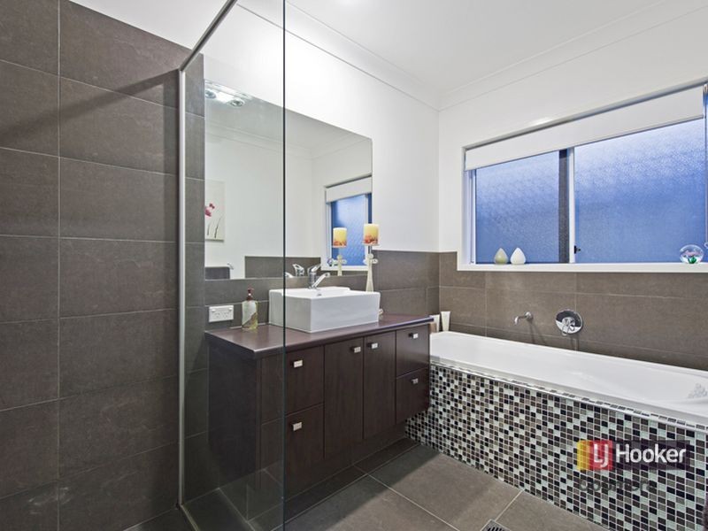 26 Rainbow Circuit, Coomera Waters QLD 4209