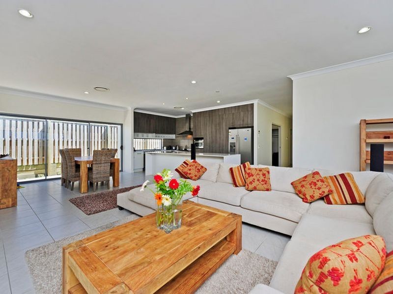 6 Orlando Drive, Coomera QLD 4209