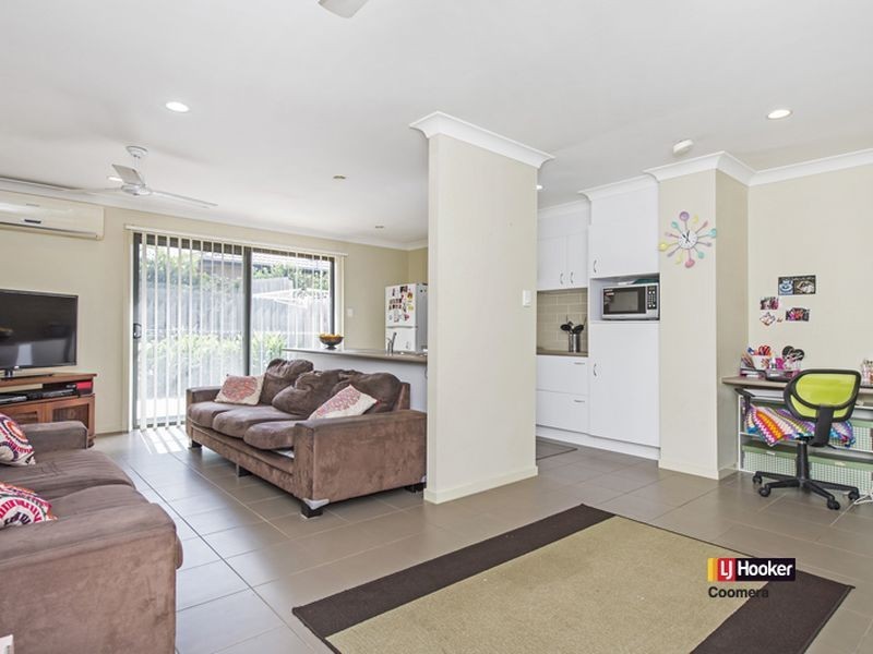 3/8 Seashell Avenue, Coomera QLD 4209