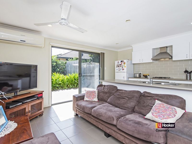 3/8 Seashell Avenue, Coomera QLD 4209