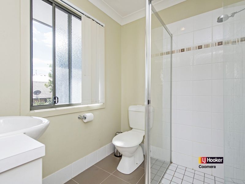 3/8 Seashell Avenue, Coomera QLD 4209