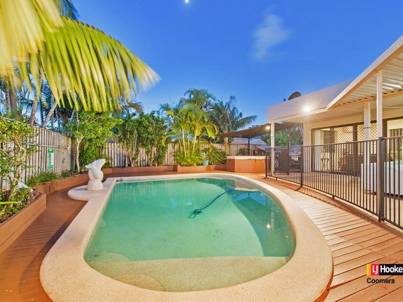 33 Lancelin Drive, Mermaid Waters QLD 4218