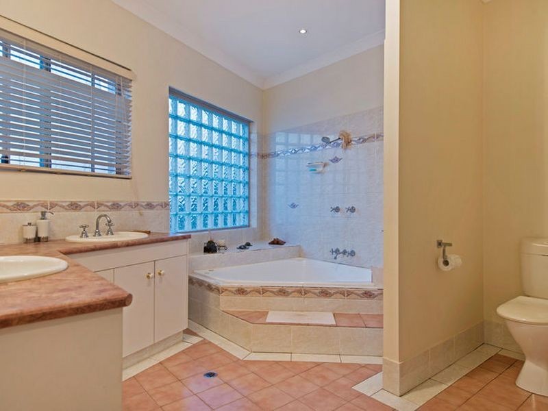 36 Esplanade, Jacobs Well QLD 4208