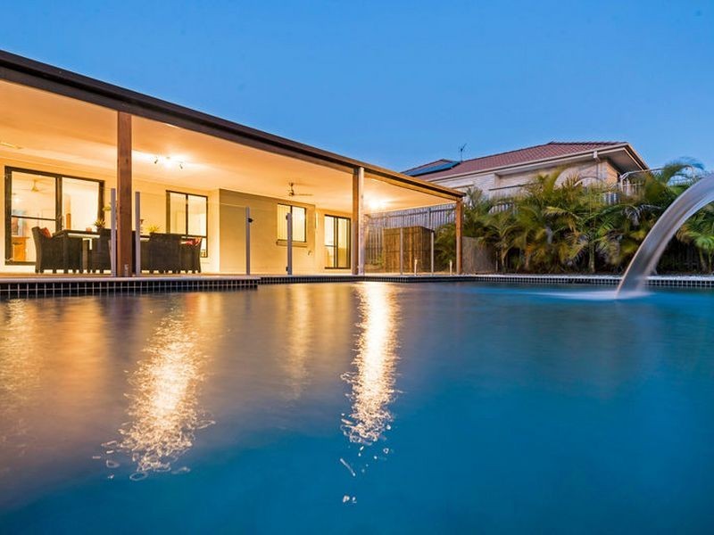 35 Maui Crescent, Oxenford QLD 4210