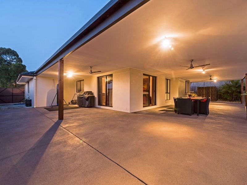 35 Maui Crescent, Oxenford QLD 4210
