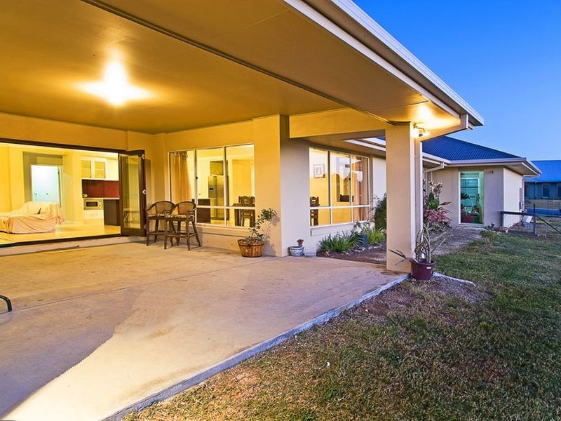 4 Greenacre Way, Maudsland QLD 4210