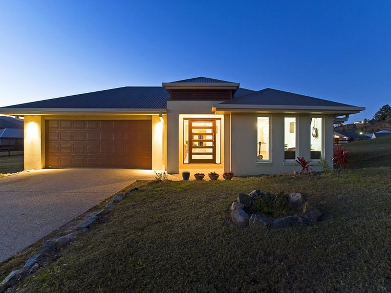 4 Greenacre Way, Maudsland QLD 4210