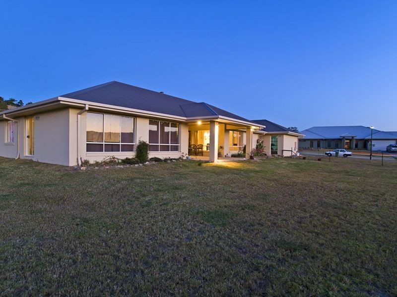 4 Greenacre Way, Maudsland QLD 4210