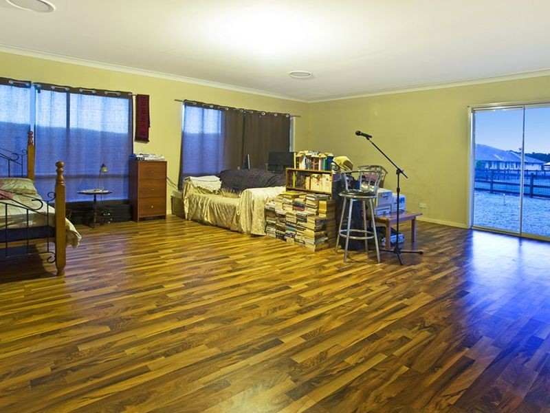 4 Greenacre Way, Maudsland QLD 4210