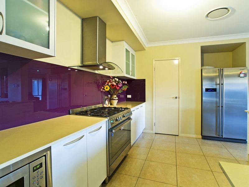 4 Greenacre Way, Maudsland QLD 4210