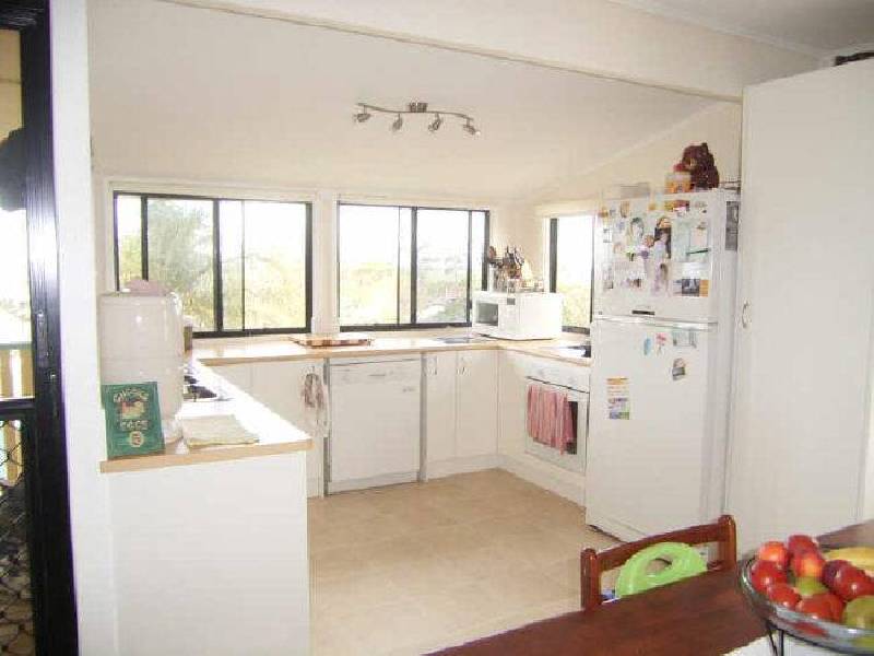 6 Heathwood Crescent, Qunaba QLD 4670