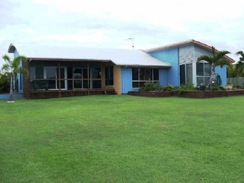 8 Clare Crt, Abbotsford QLD 4670