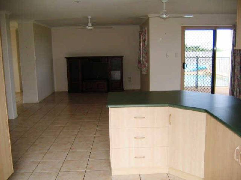 9 Belmonte Drive, Coral Cove QLD 4670