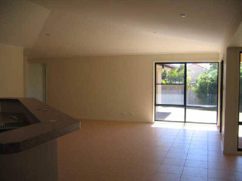 8 breeze drive, Bargara QLD 4670