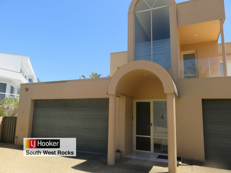 4/14 Paragon Avenue, South West Rocks NSW 2431