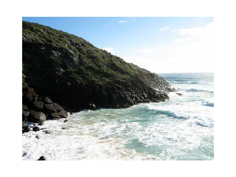 42 Hutchinson Street, Hat Head NSW 2440