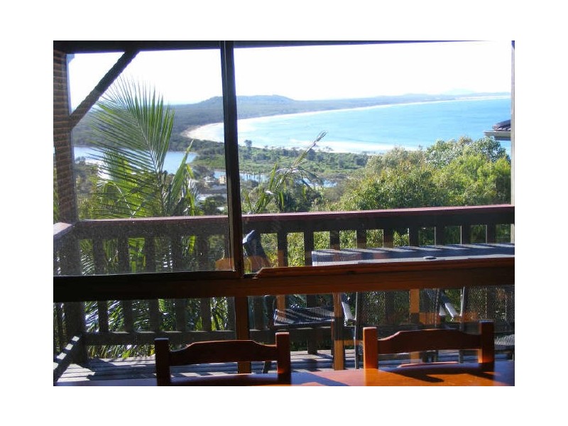 23 Dulconghi Street, Crescent Head NSW 2440
