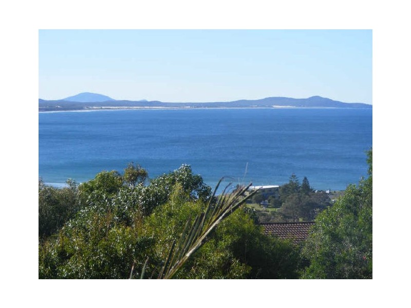 23 Dulconghi Street, Crescent Head NSW 2440