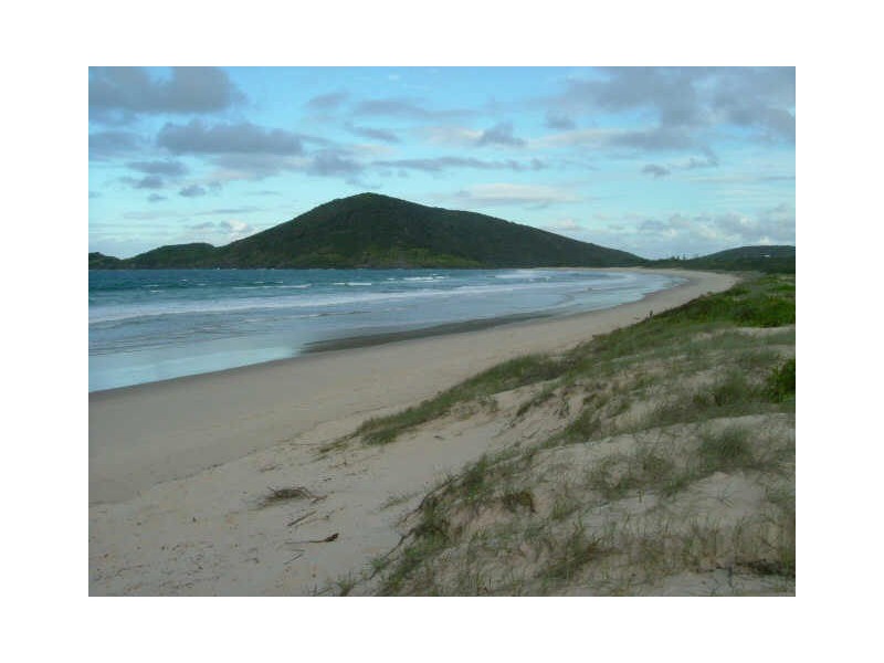 42 Straight Street, Hat Head NSW 2440