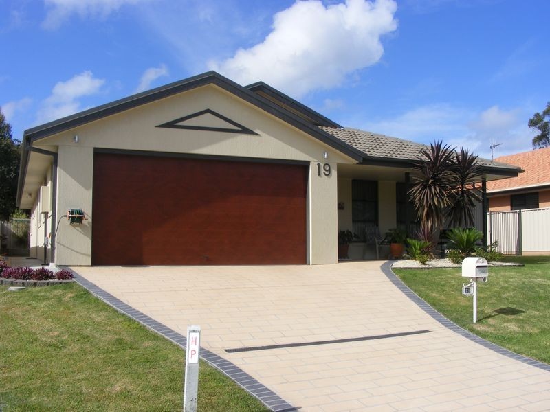19 Yulgilbar Place, South West Rocks NSW 2431