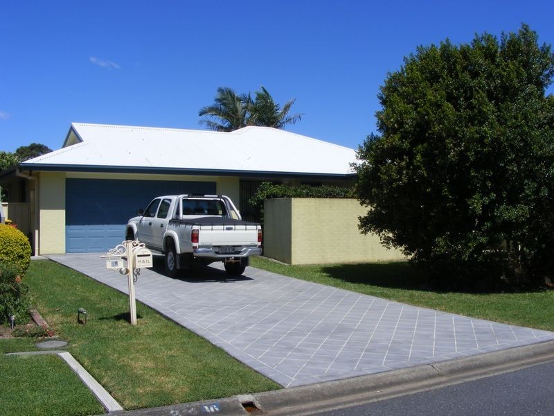 16 Athol Elliott Place, South West Rocks NSW 2431