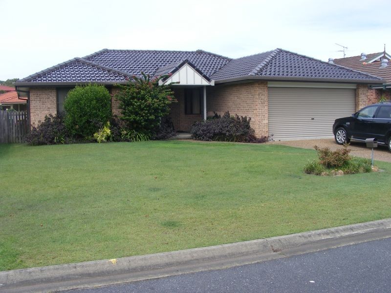 8 Athol Elliott Place, South West Rocks NSW 2431