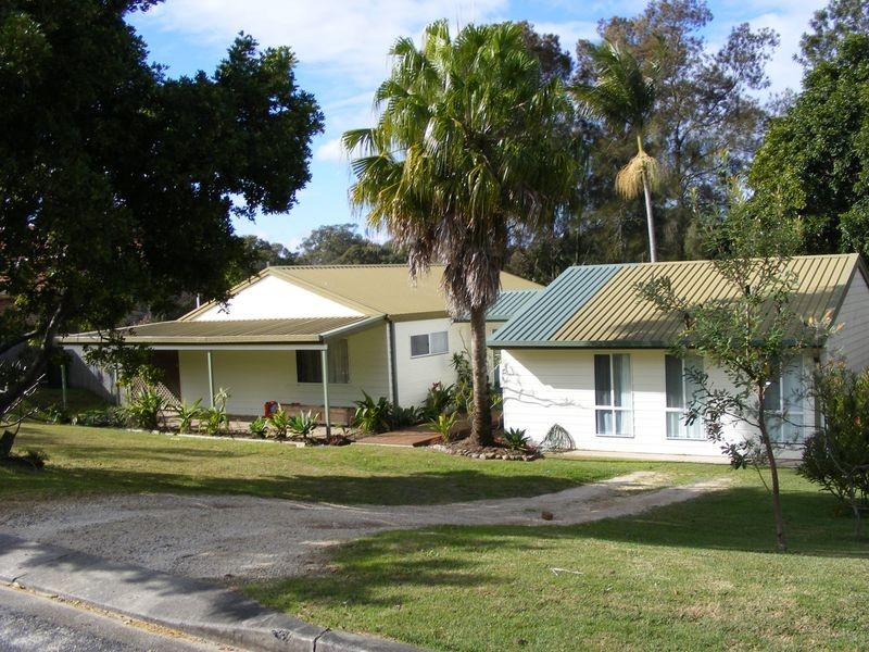16 Entrance Street, South West Rocks NSW 2431