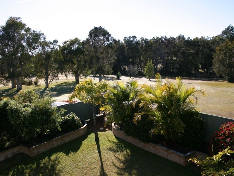 36 Athol Elliott Place, South West Rocks NSW 2431