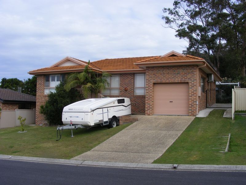 16 Peter Mark Circuit, South West Rocks NSW 2431