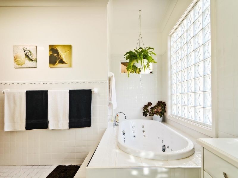 8 Hutcehson Street, Hat Head NSW 2440