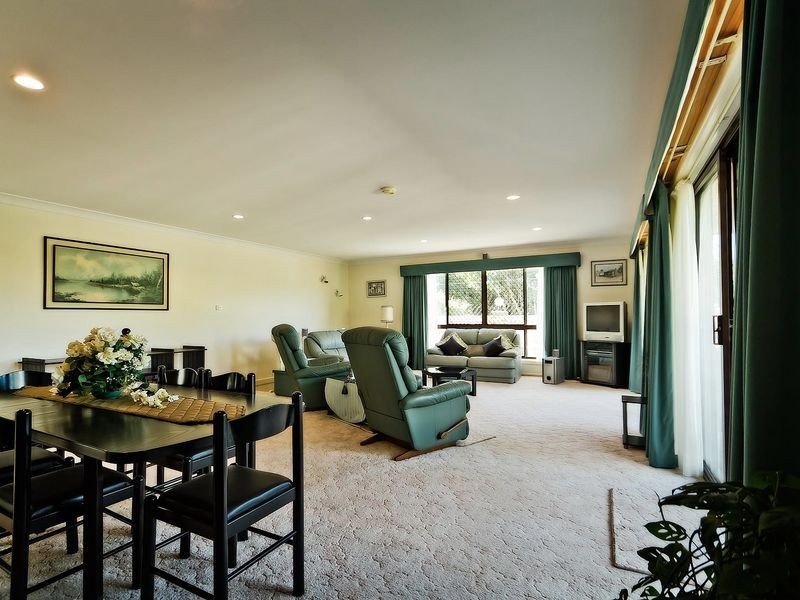 8 Hutcehson Street, Hat Head NSW 2440