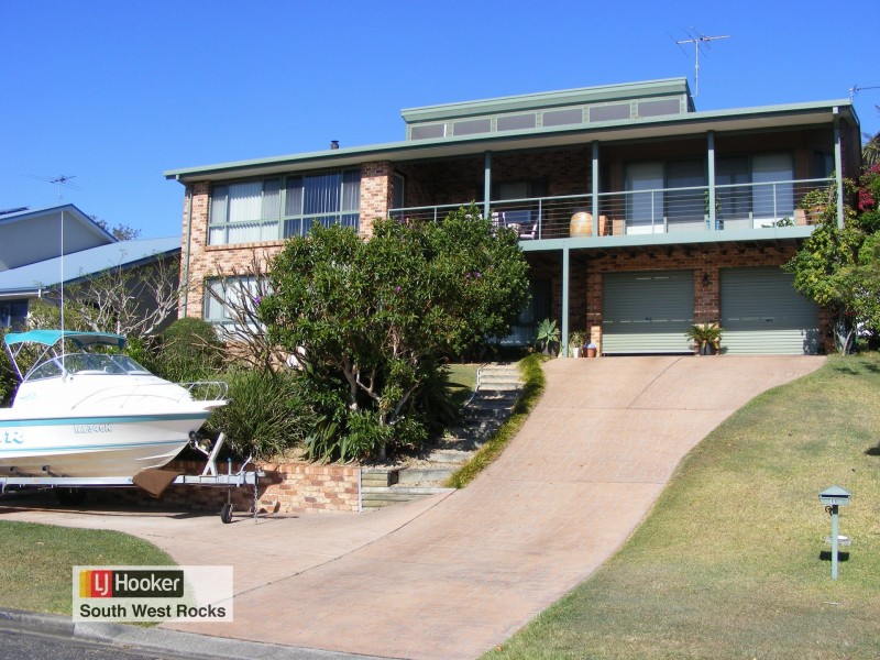 11 Dolphin Crescent, South West Rocks NSW 2431