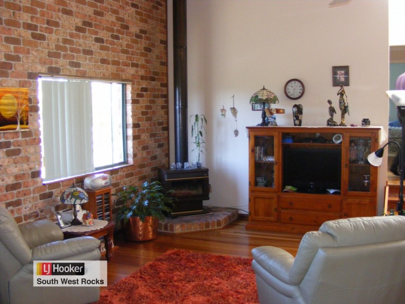 11 Dolphin Crescent, South West Rocks NSW 2431