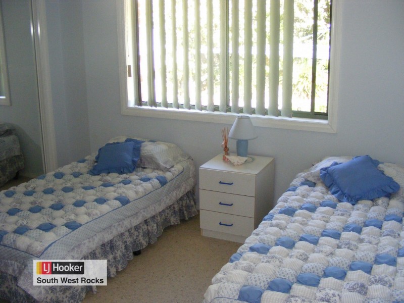 11 Dolphin Crescent, South West Rocks NSW 2431