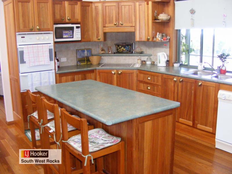 11 Dolphin Crescent, South West Rocks NSW 2431