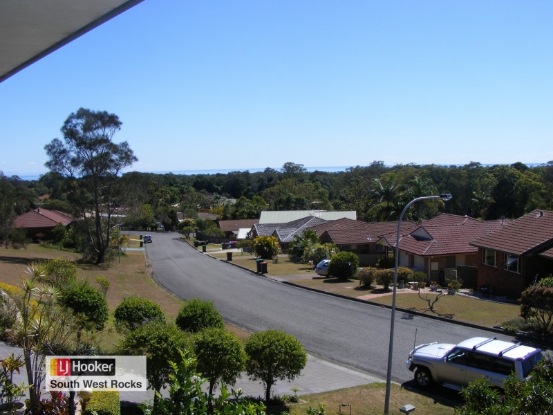 11 Dolphin Crescent, South West Rocks NSW 2431