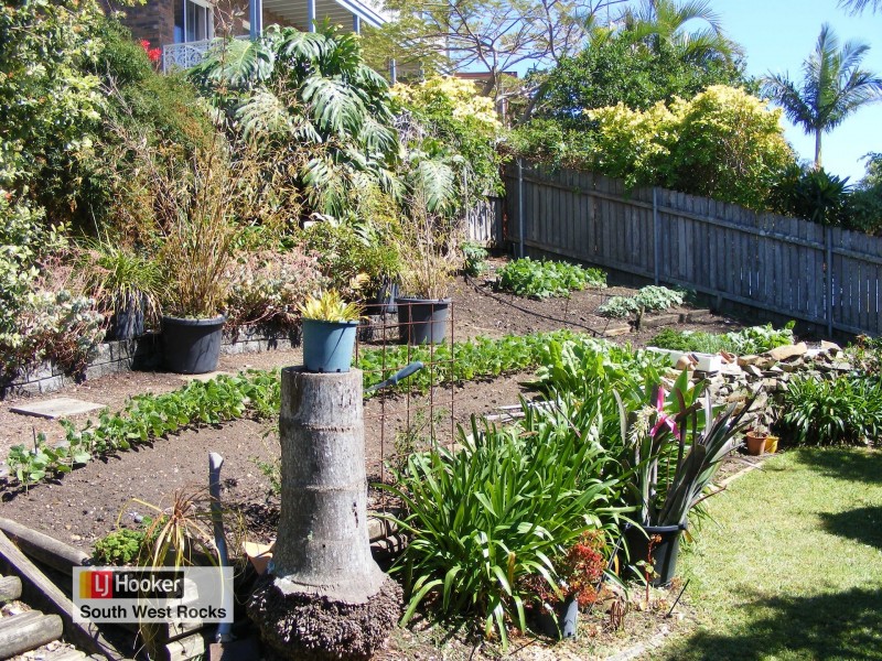 11 Dolphin Crescent, South West Rocks NSW 2431