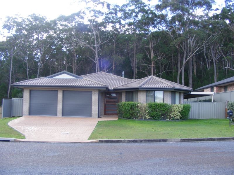 26 Steve Eagleton Dr, South West Rocks NSW 2431