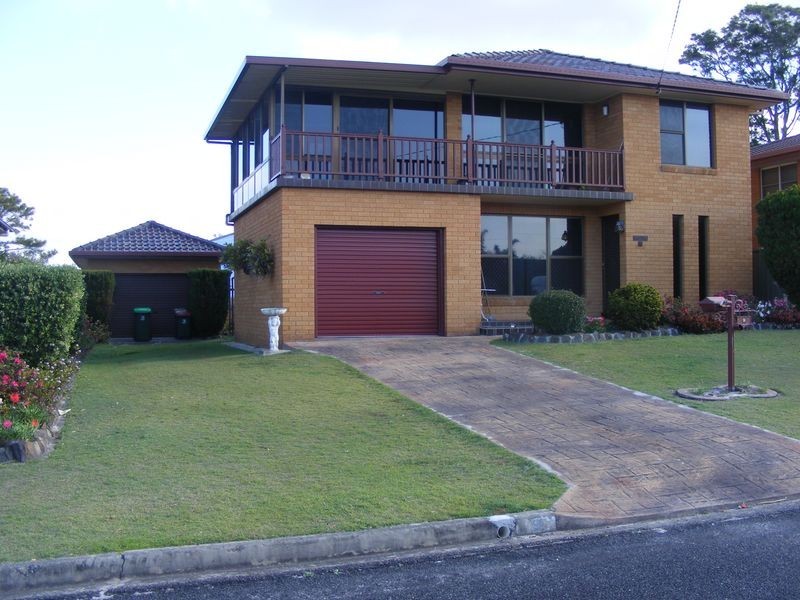 9 Emmanuel Crescent, South West Rocks NSW 2431