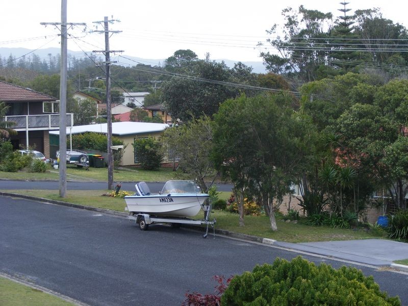 9 Emmanuel Crescent, South West Rocks NSW 2431