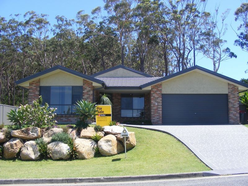 18 Steve Eagleton Dr, South West Rocks NSW 2431