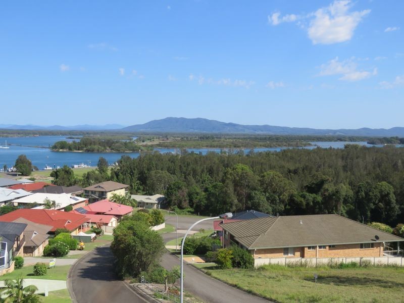 14 Salmon Circuit, South West Rocks NSW 2431