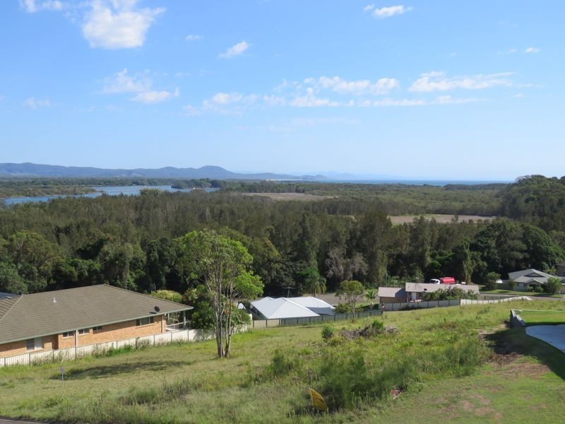 14 Salmon Circuit, South West Rocks NSW 2431