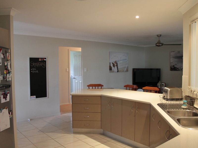 26 Steve Eagleton Dr, South West Rocks NSW 2431