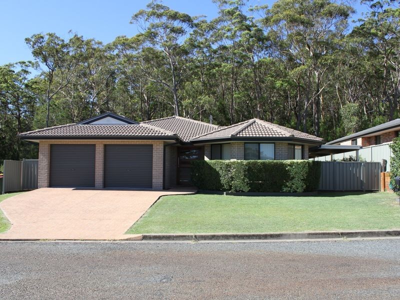 26 Steve Eagleton Dr, South West Rocks NSW 2431
