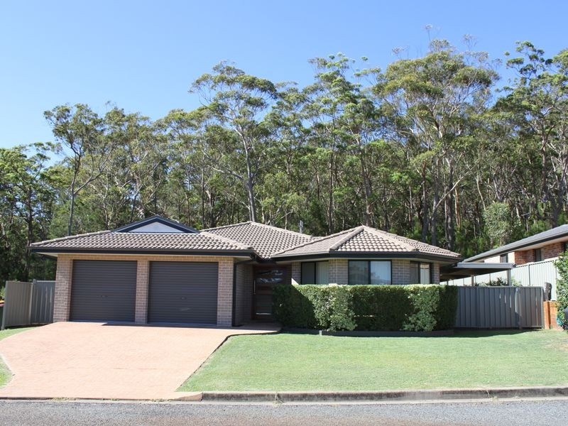 26 Steve Eagleton Dr, South West Rocks NSW 2431